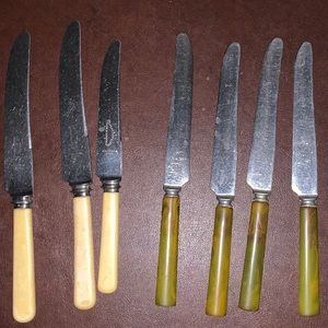 Seven Bakelite knives